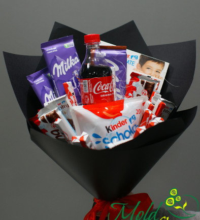 Sweet bouquet of Kinder, Milka, and Coca-Cola (made to order, 1 day) photo 394x433